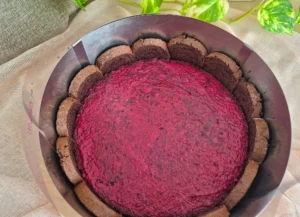 Assembling process of Black Forest Spiral Gateau. 