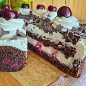 Black-Forest-Spiral-Gateau-Cross-Section
